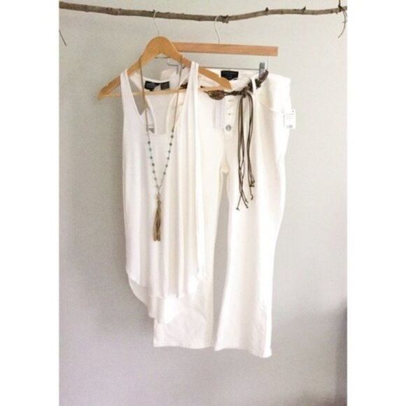 𝅺WHITE Tank Top with Curved Slit Hem - Picture 6 of 6